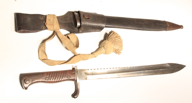 German 1898/05 a/A sawback bayonet with knot