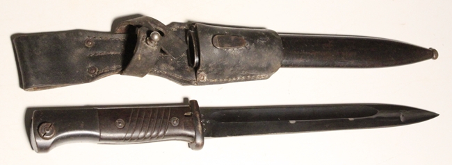 German 98k bayonet matching with frog