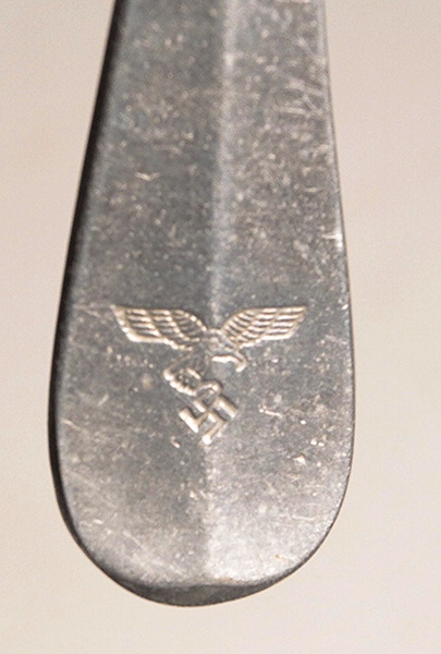 German Luftwaffe plate with utensils - Image 4