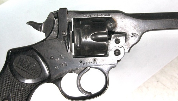Webley & Scott Mark IV .38 Military & Police - Image 3